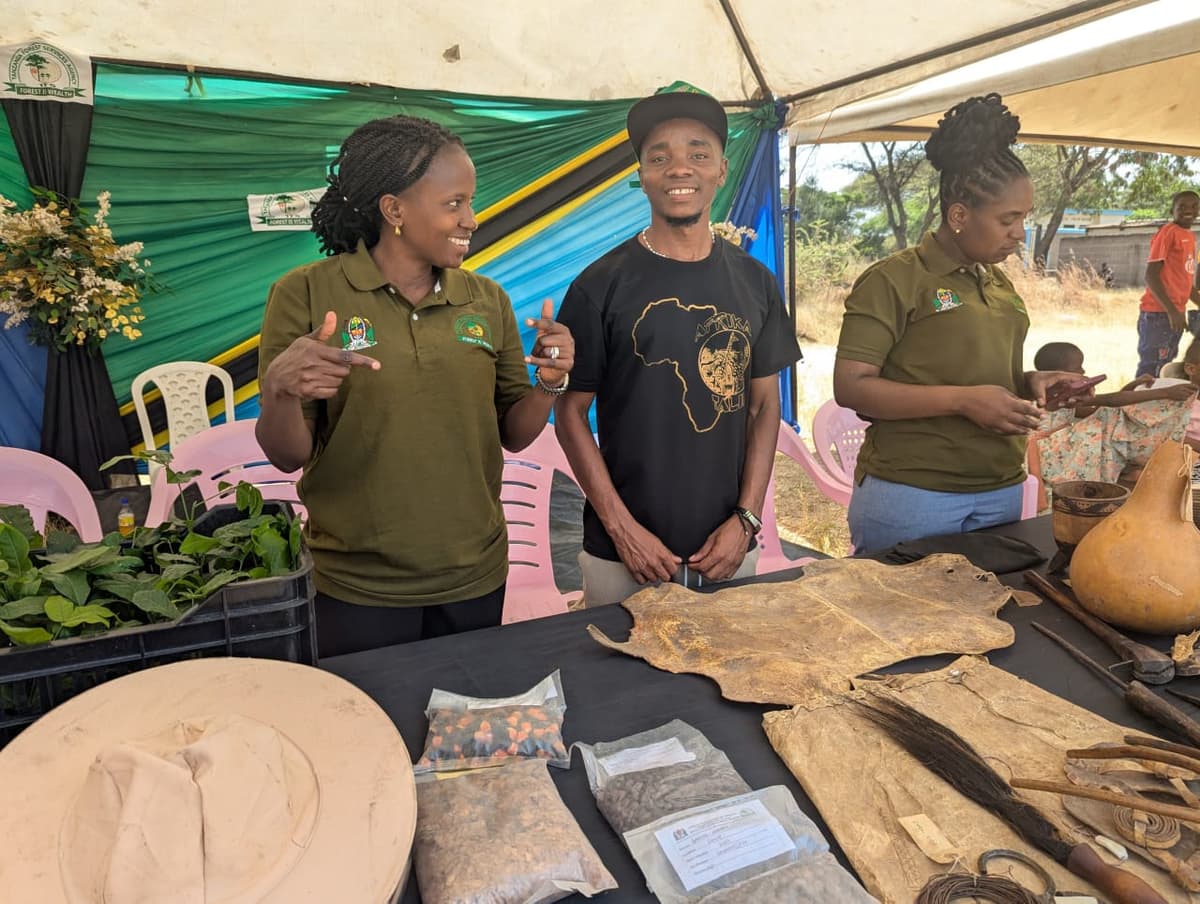Afrika Talii at cultural products exhibition